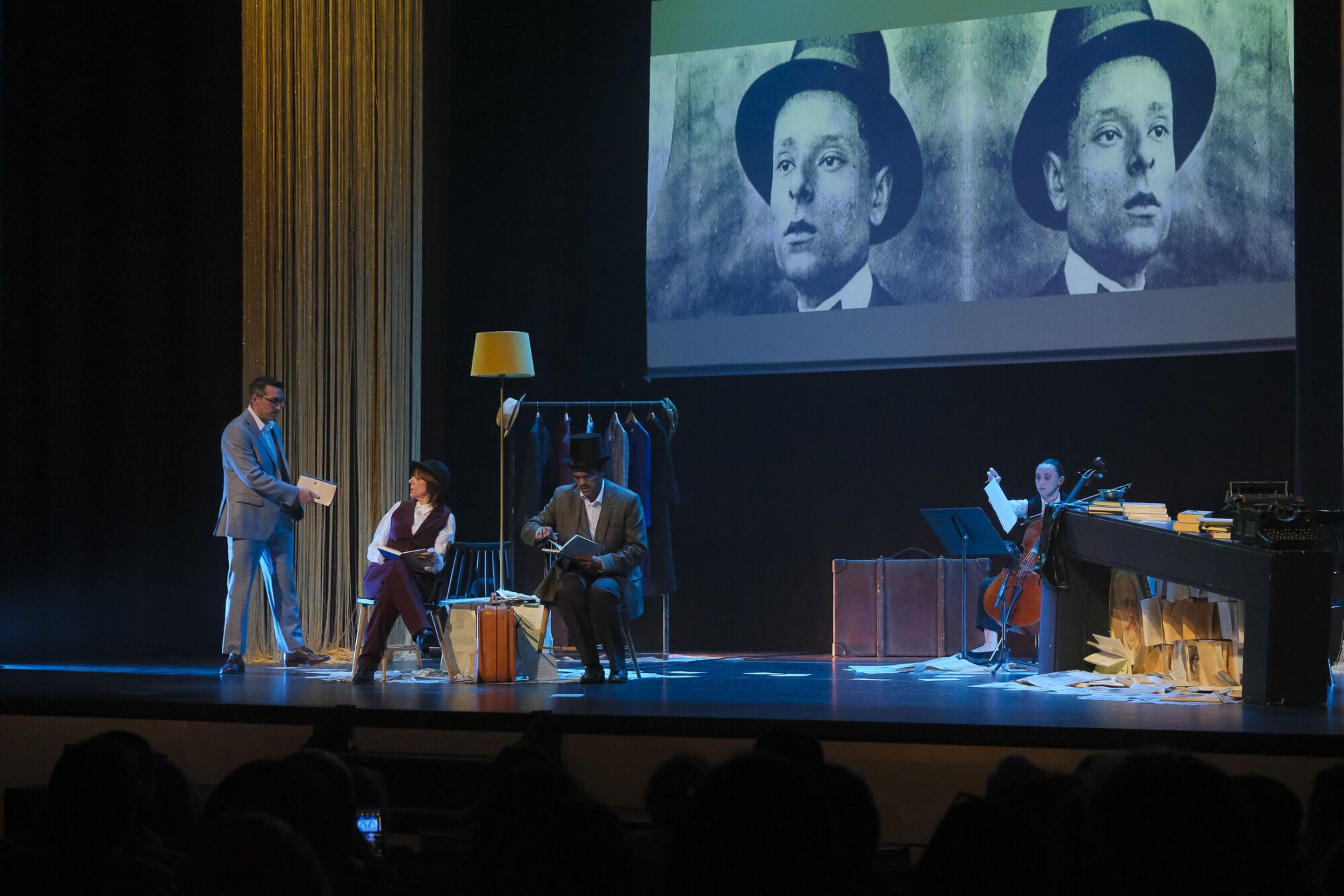 Homenaje a Alonso Quesada en la celebración el Día de las Letras Canarias