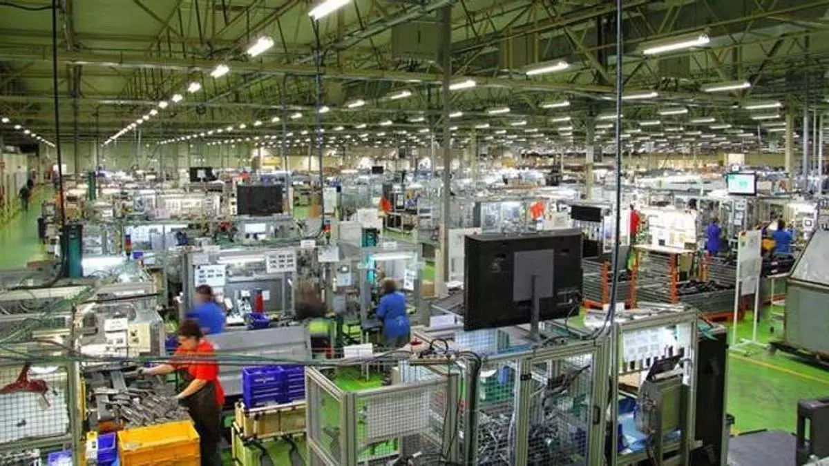 ERE, fusiones y refinanciaciones de deuda: los fabricantes de componentes se preparan ante el auge del coche chino y el enfriamiento de la demanda