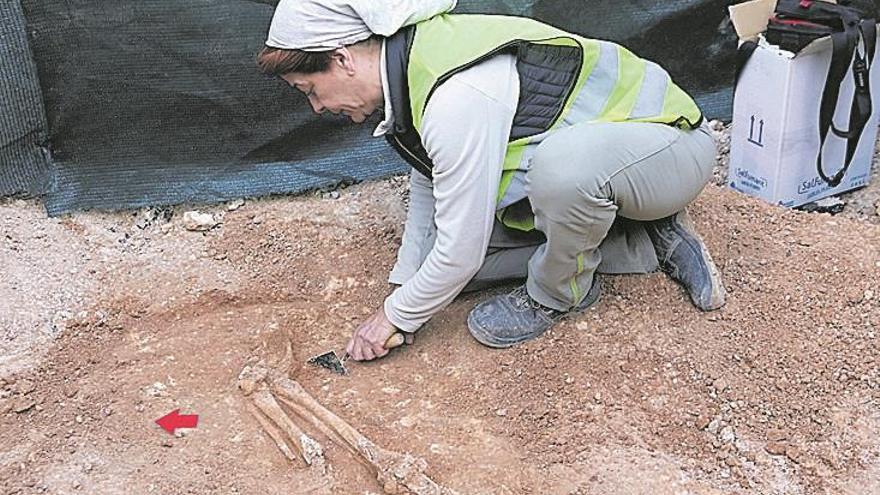 Hallan huesos humanos en la obra de la plaza España