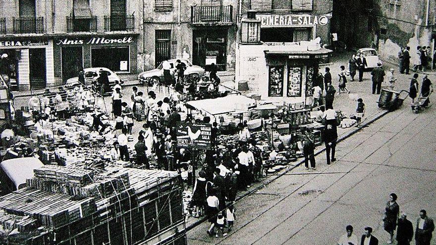 Les parades de roba es van instal·lar molts anys a la muralla del Carme