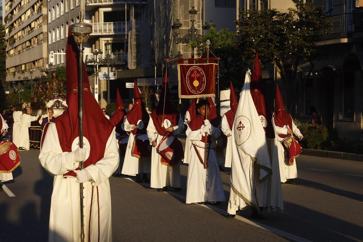 La procesión del Jesús del Silencio recorrió el centro de la ciudad