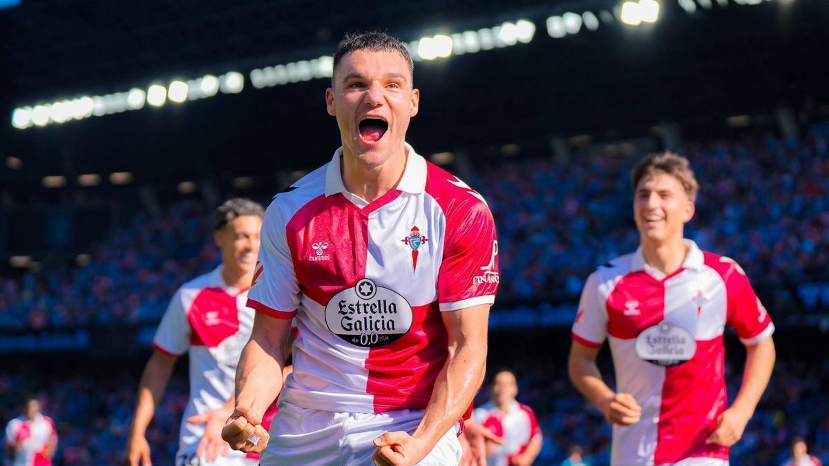 Jutglá celebra un gol ante el Alavés.
