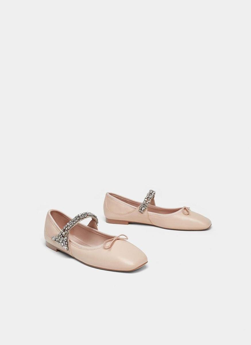 Bailarinas joya en color nude de Uterqüe (Precio: 79 euros)