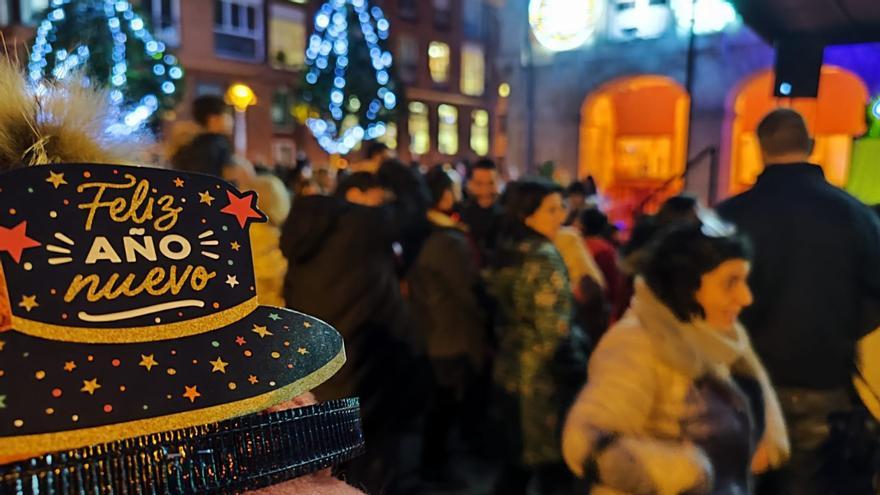 Así fue la Nochevieja infantil de Mieres: una fiesta con muy buena uva