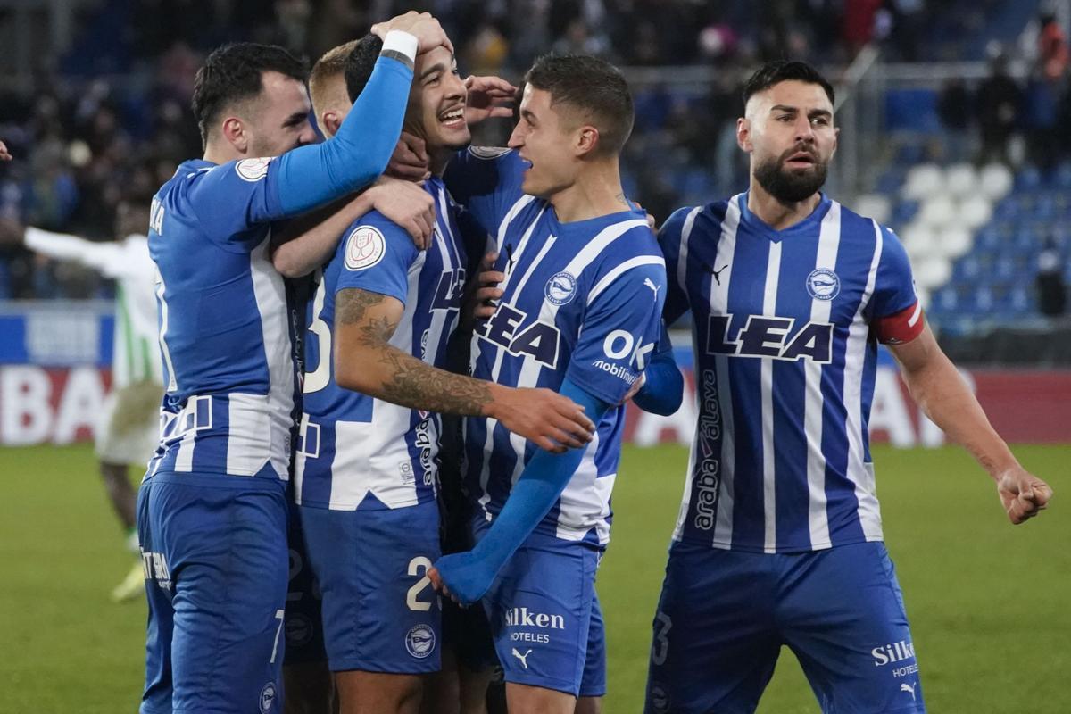 El Alavés venció en casa y ya está en octavos de final