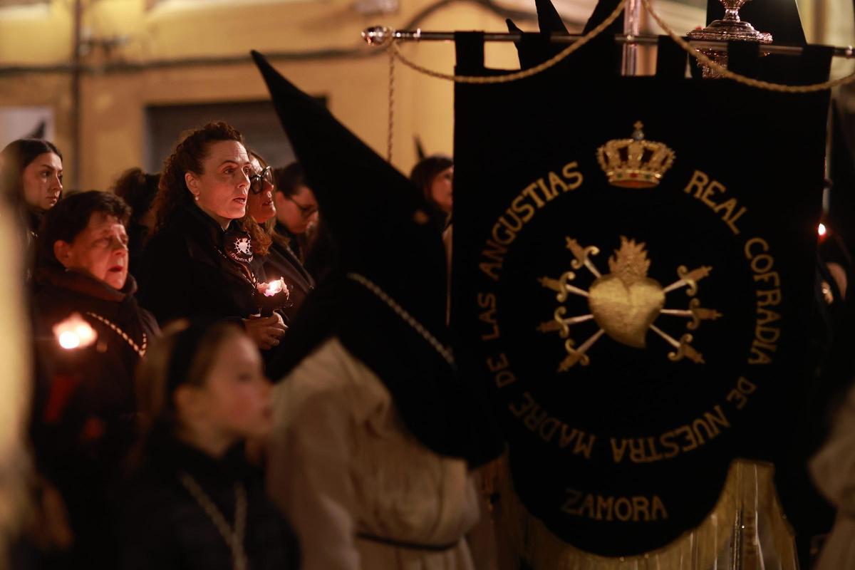 GALERÍA | Las imágenes de los momentos más emotivos de la procesión de Nuestra Madre de las Angustias este Viernes Santo en Zamora