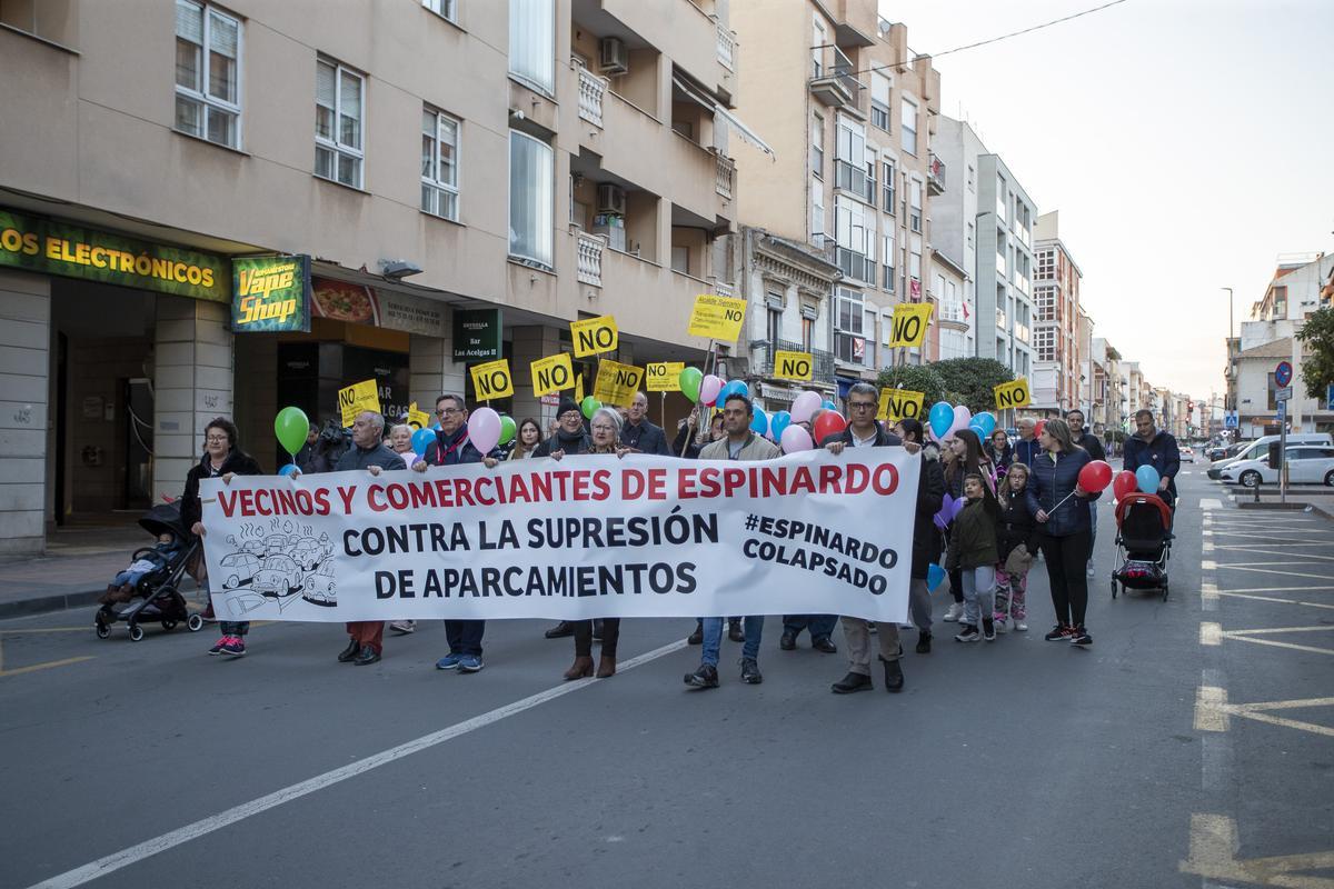 Una de las muchas protestas de los vecinos en la calle Mayor de Espinardo