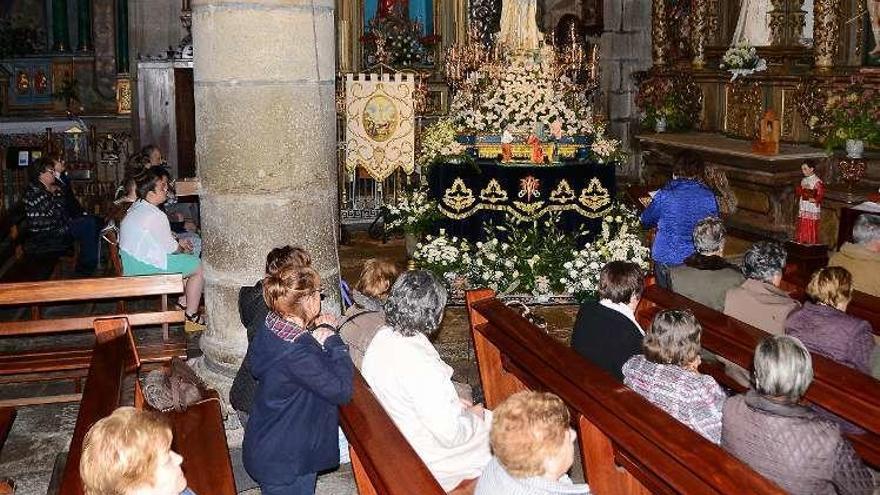 La imagen de la Virgen de Fátima, en la excolegiata. // G.Núñez