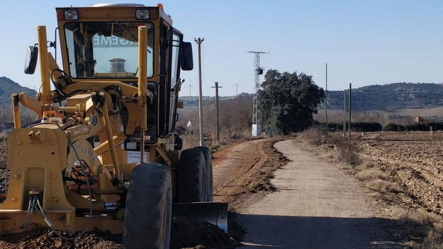 Toro inicia la reparación de caminos rurales en Marialba y El Gejo