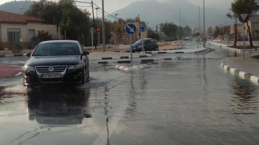 La lluvia caída en apenas media hora inunda el barrio Cardamai de la Vall d&#039;Uixó