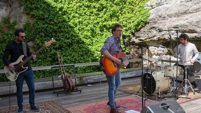 Los músicos en su primer concierto en el exterior del Museo de Zamora.
