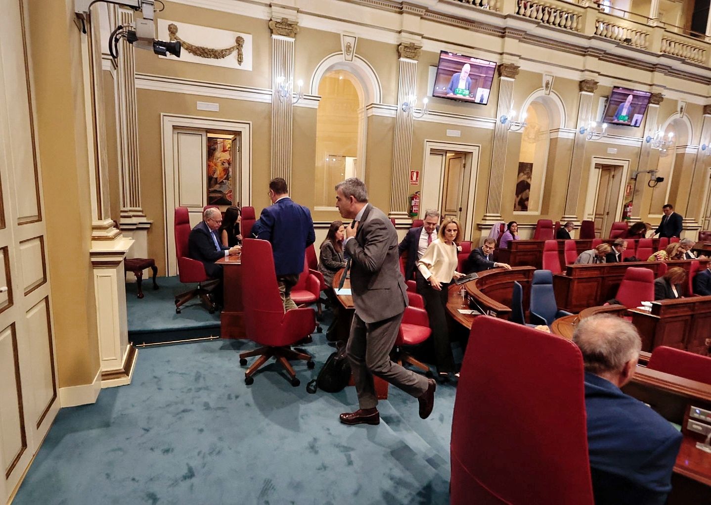 El pleno del Parlamento de Canarias celebra el debate final del proyecto de ley de presupuestos de la Comunidad Autónoma para 2023