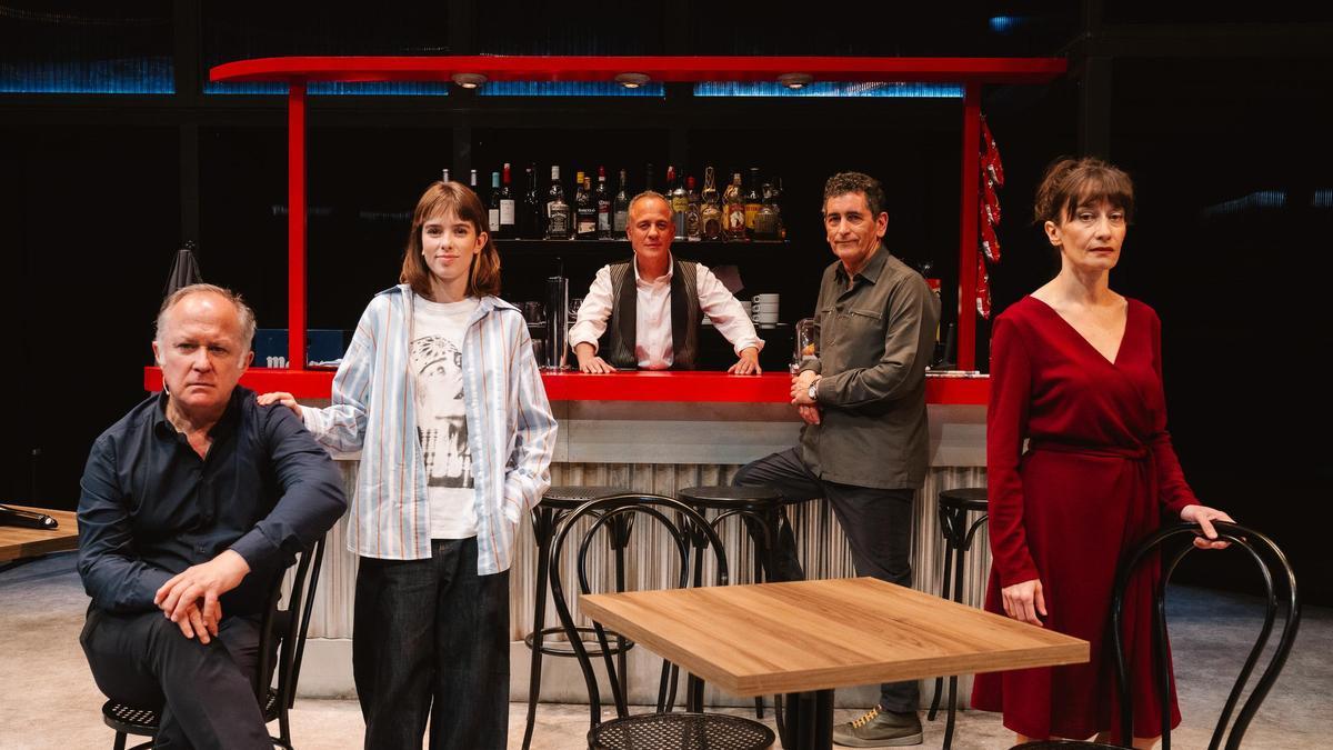 El equipo de 'Los yugoslavos’: Luis Bermejo, Alba Planas, Javier Gutiérrez, Juan Mayorga y Natalia Hernández.