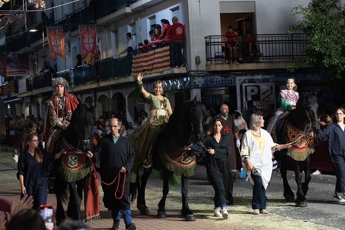 La Entrada Mora hace vibrar al pueblo de Altea