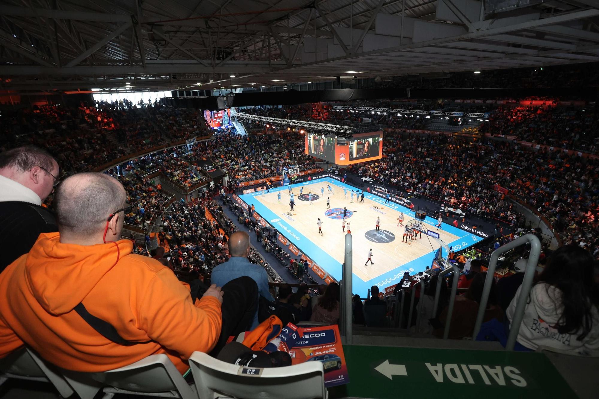 El Coliseum de A Coruña vivió su primer derbi de baloncesto