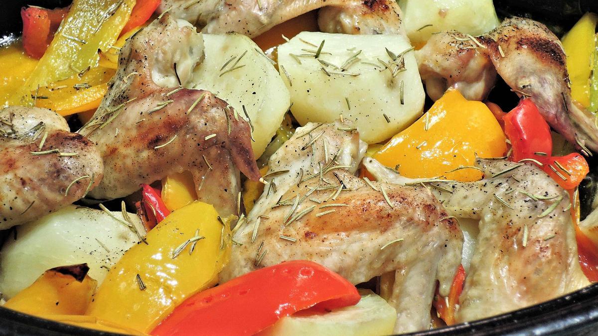La receta más fácil de pollo guisado: en el microondas y en solo 20 minutos  - Información