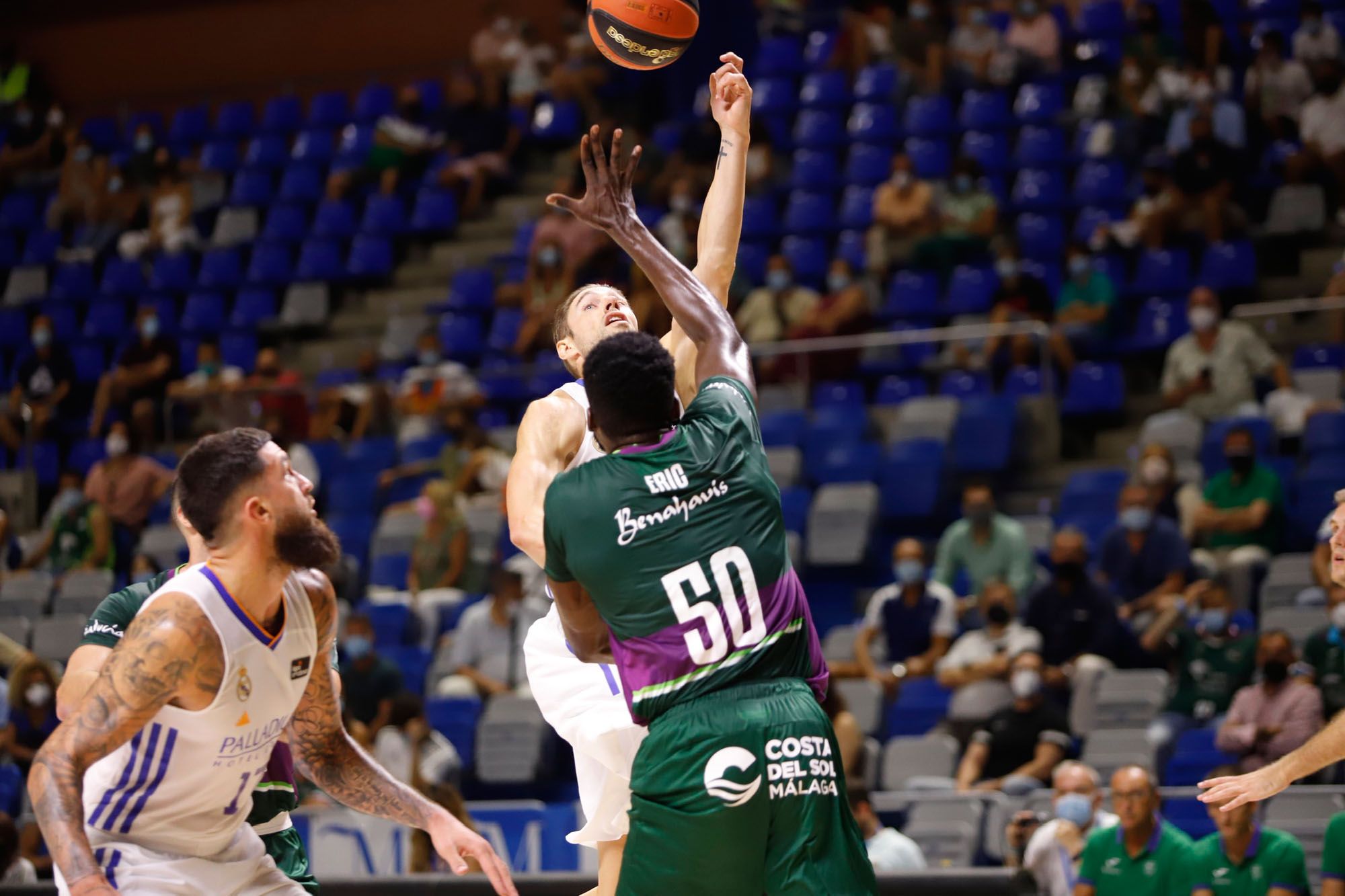 Las imágenes del Unicaja - Real Madrid del Trofeo Costa del Sol 2021.