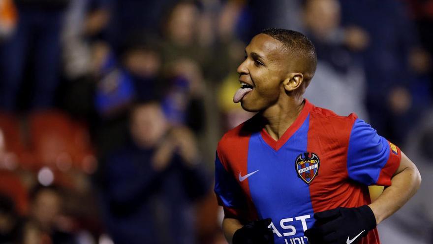 La venta de Deyverson a China dejará 3, 6 millones de euros al Levante UD