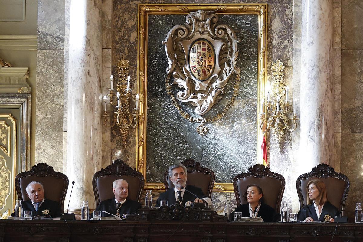 El Suprem adverteix el Govern que li imposarà «mesures coercitives» si no fa res amb els menors no acompanyats El Suprem adverteix el Govern que li imposarà «mesures coercitives» si no fa res amb els menors no acompanyats