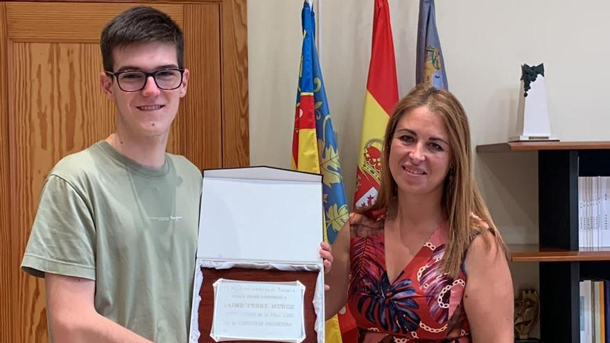 Requena recibe a Jaime Pérez, el mejor expediente de PAU en la Comunitat Valenciana