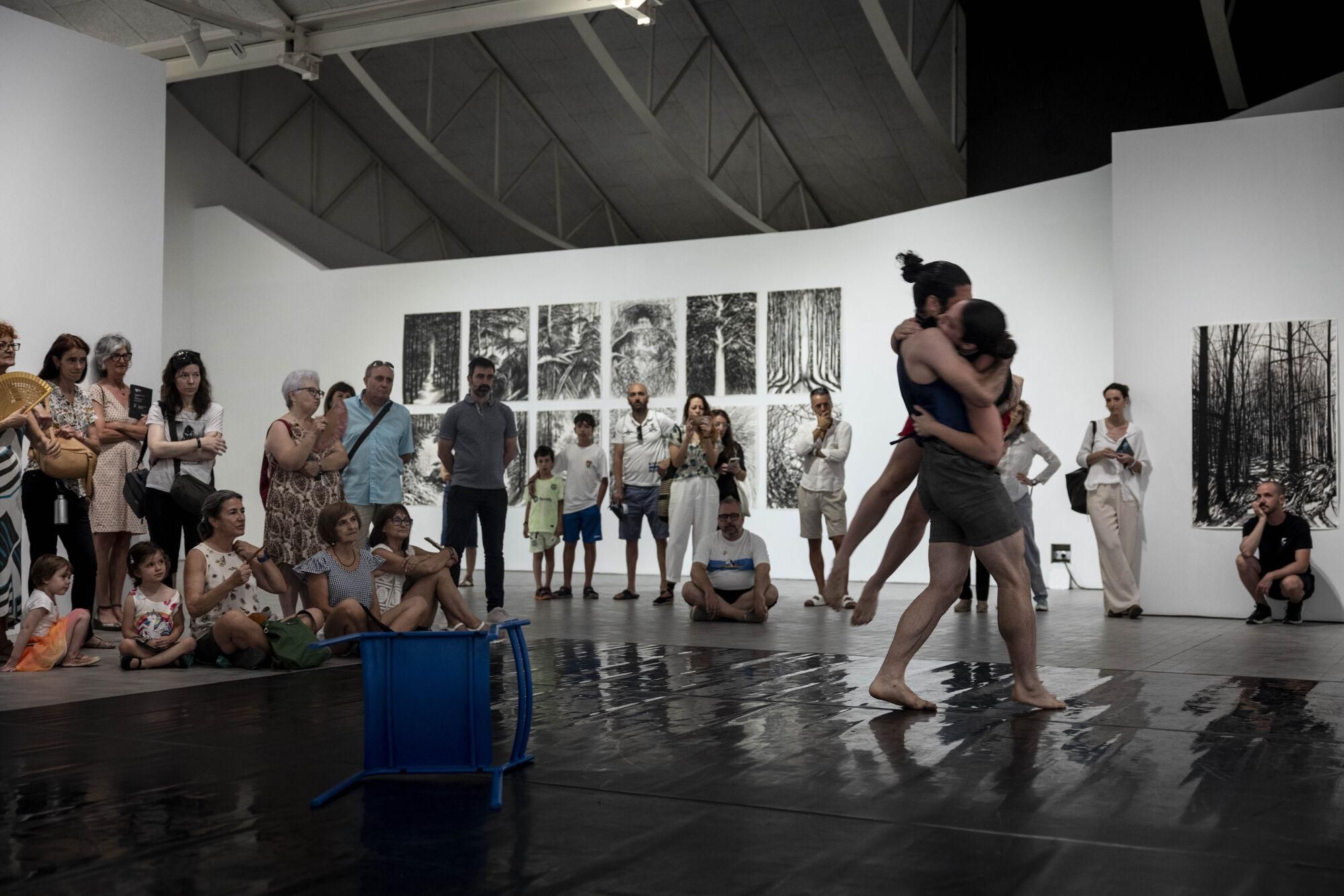 DANZA 'PAS A TROIS' CON HUGO Y VEGA GRIMALT POR EL 30 ANIVERSARIO DEL MUSEO PABLO SERRANO