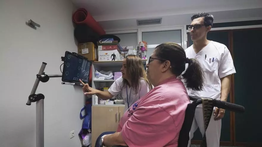 El Hospital Insular celebra la llegada de lectores oculares para comunicarse