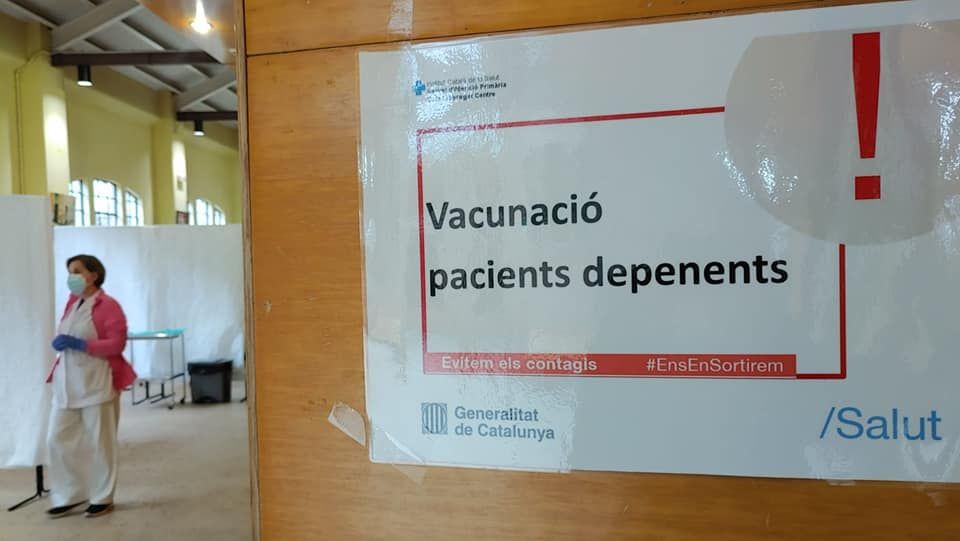 Imagen de un cartel informativo del proceso de vacunación.