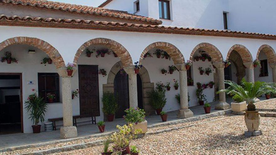 El Obispado dona de forma gratuita al Ayuntamiento de Pedroche la parte que poseía en el antiguo convento