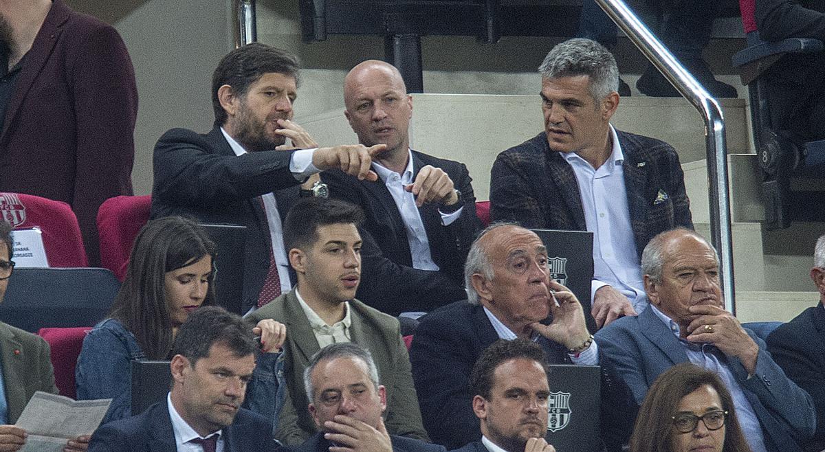 Mateu Alemany y Jordi Cruyff en el palco durante el partido de liga entre el FC Barcelona, Barça, y el Betis. Fotografía de Jordi Cotrina. FUTBOL. PRIMERA DIVISION. BARCELONA