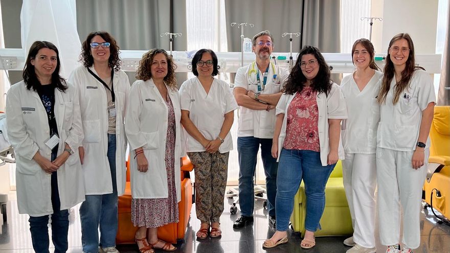 Miembros del Servicio de Oncología del Hospital General de Elche, que realizan la investigación sobre el tratamiento del cáncer mama metastásico sin quimioterapia / INFORMACIÓN
