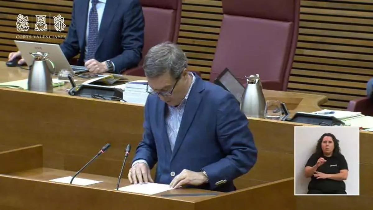 Gómez defiende las derivaciones a la privada mientras persistan las listas de espera