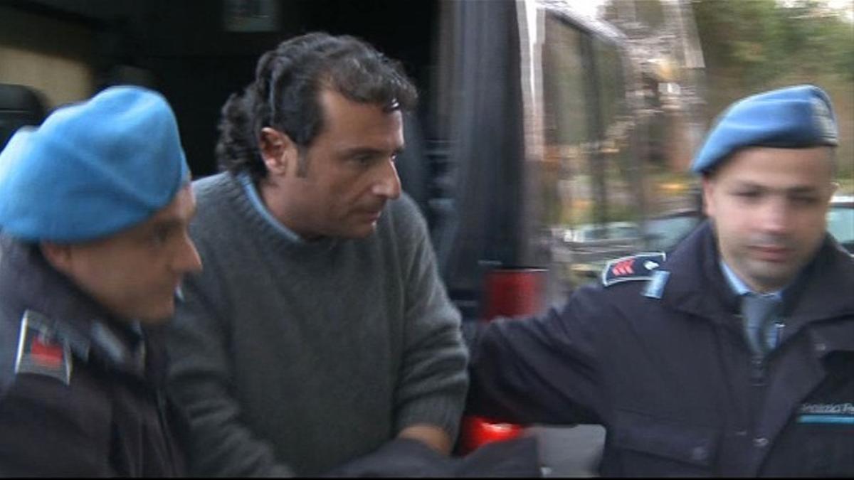 El capitán del 'Costa Concordia' Francesco Schettino llega al juzgado en Grosseto.