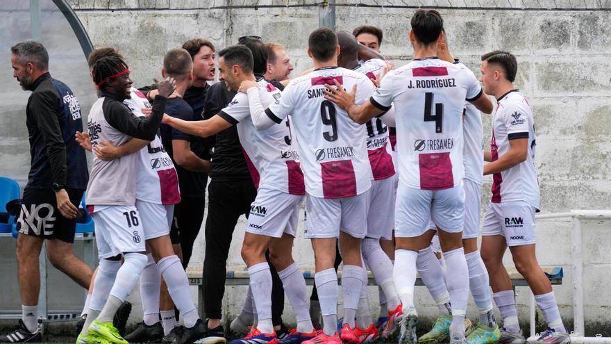 ¿Sabes en cuántos campos diferentes ha jugado el Real Avilés?: este domingo se incrementó la cifra