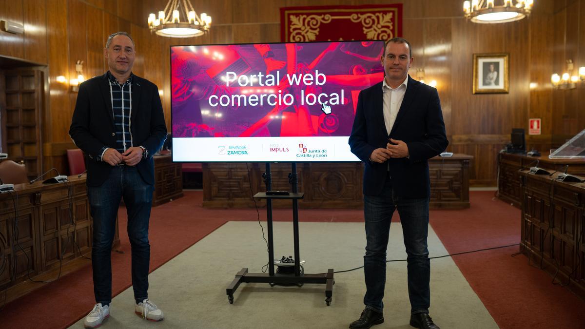 Emilio Fernández y Francisco Requejo, en marzo, cuando anunciaron la web del comercio local