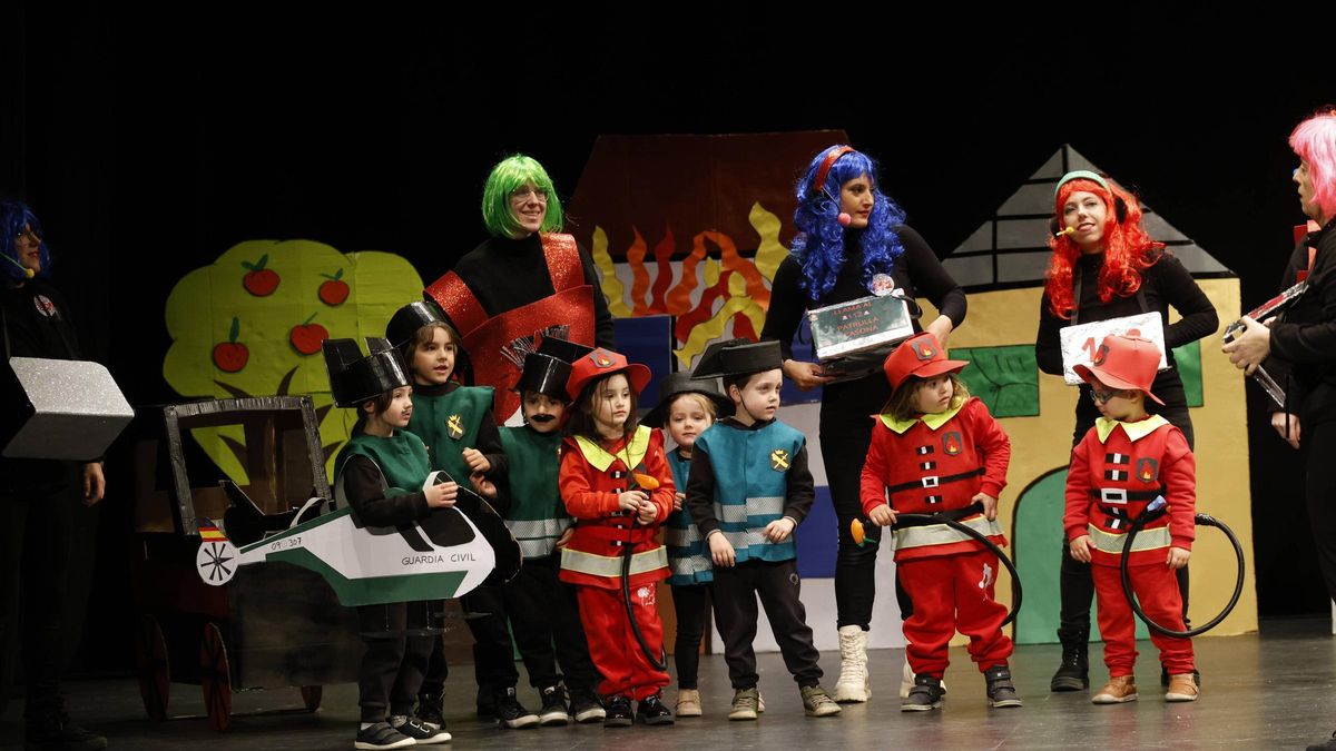 La fase de escenario del desfile infantil de Antroxu, en imágenes