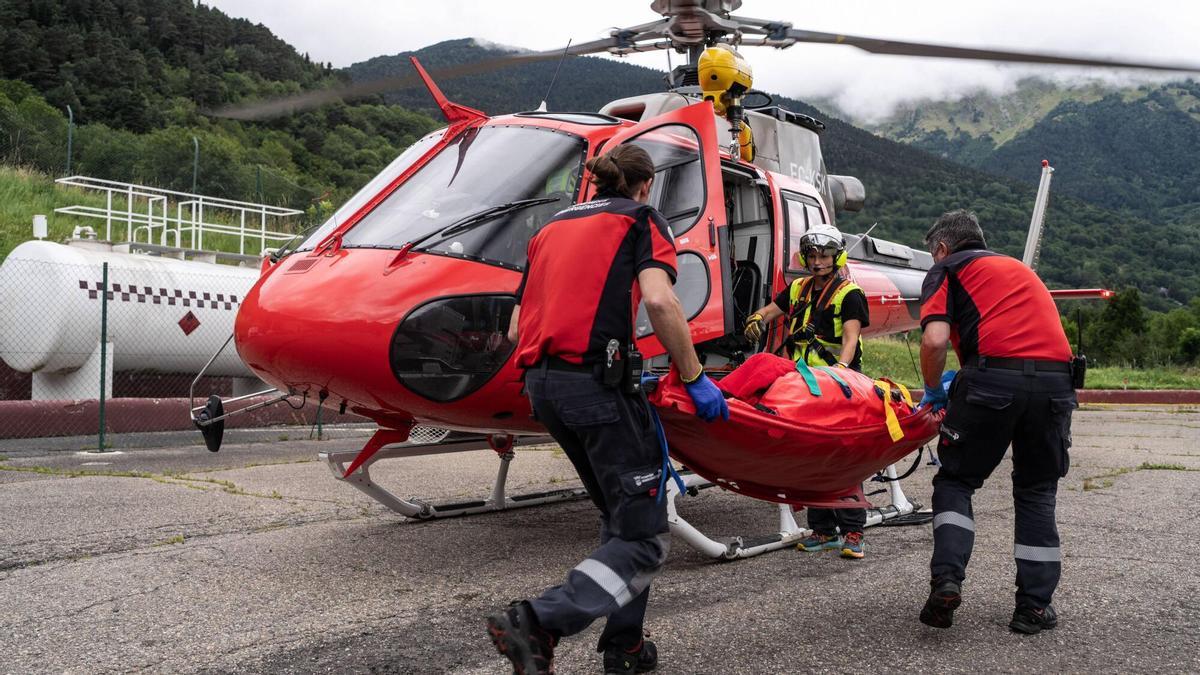 Simulacro del equipo de emergencias de salvamento de montaña de la Vall d'Aran.