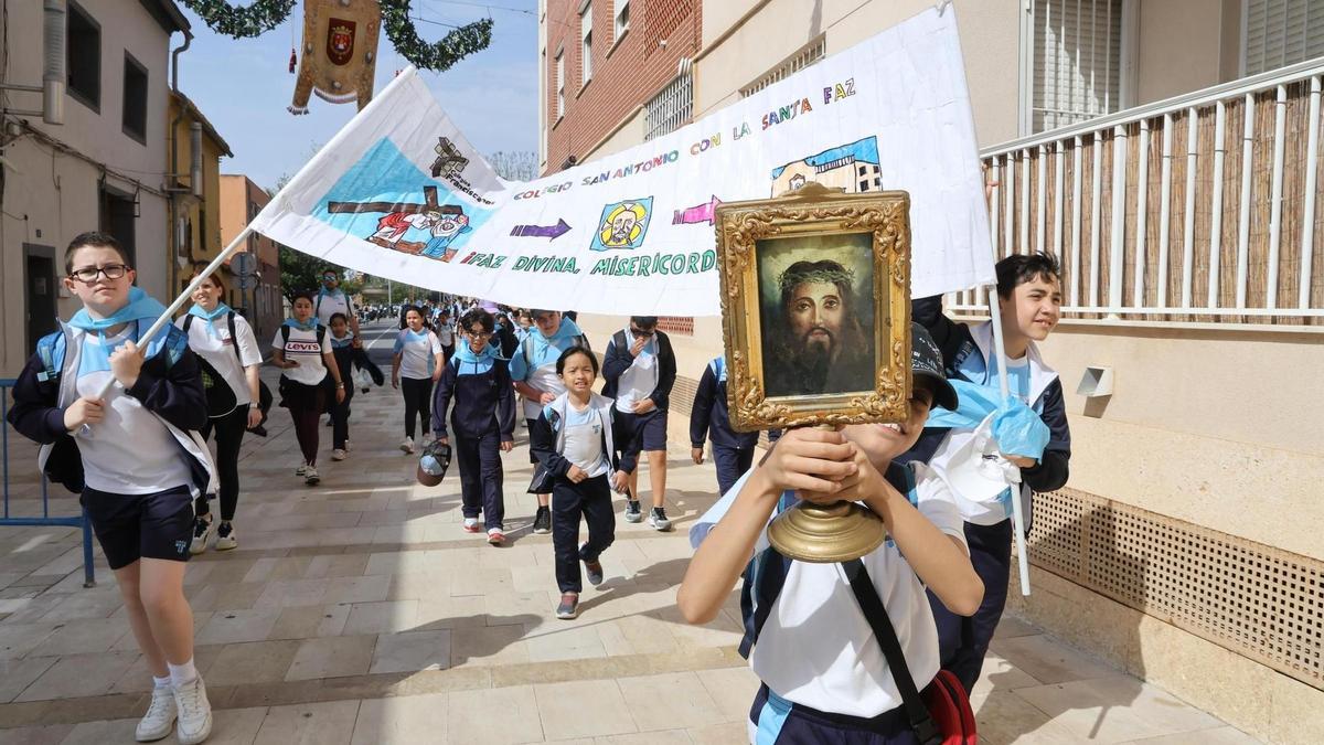 Gran participación en la Peregrina Escolar