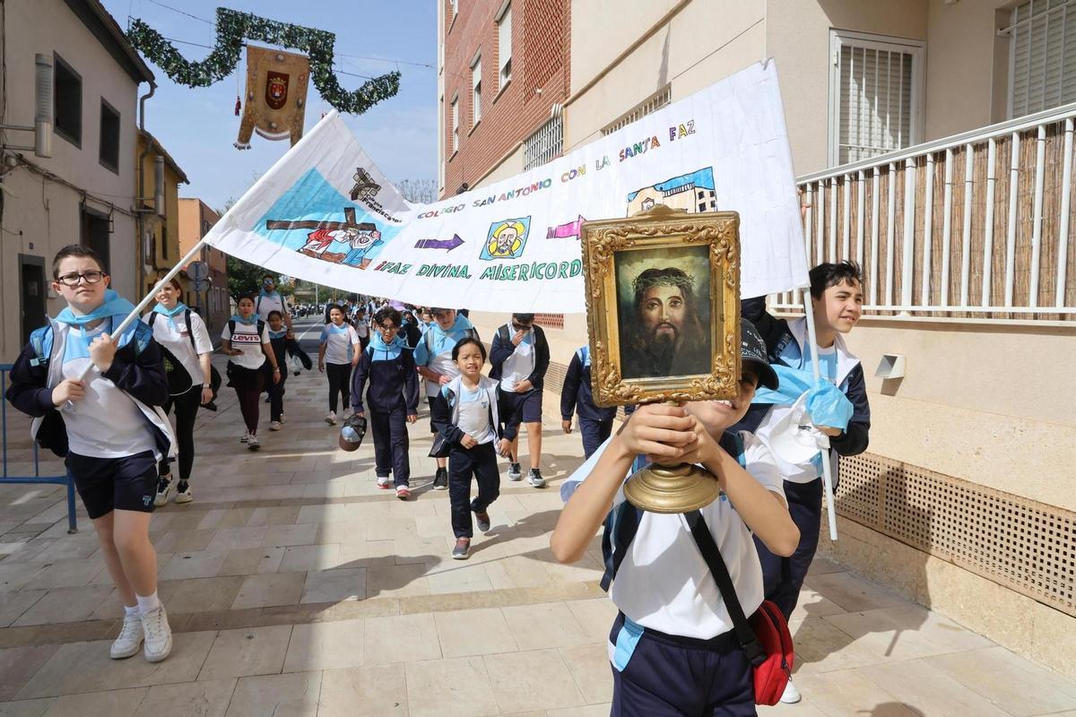 Gran participación en la Peregrina Escolar