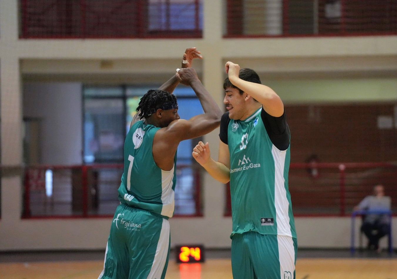 UCB Córdoba-Gymnástica Portuense: el partido de la Liga EBA en imágenes