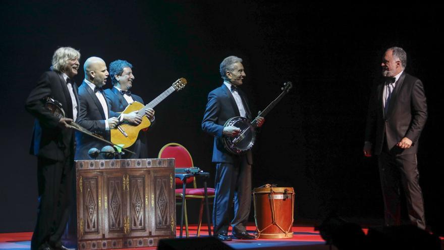 &quot;Les Luthiers&quot; conquistan al público del Jovellanos en el estreno en Asturias de su nuevo espectáculo (en el que hasta rapearon)