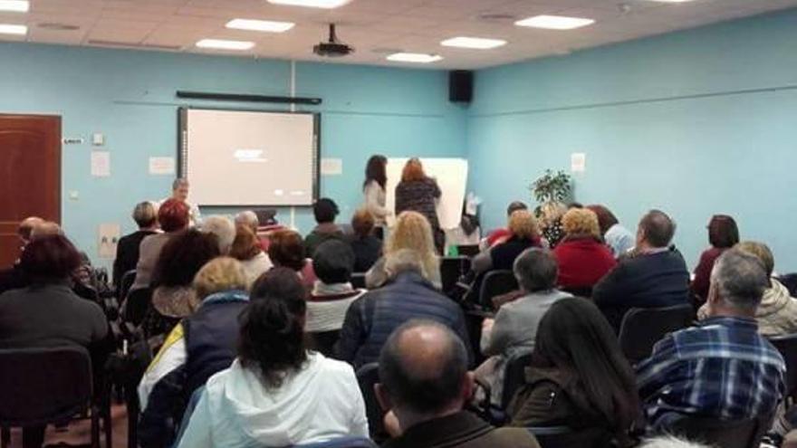 La asamblea de la radio comunitaria de Santa Pola.