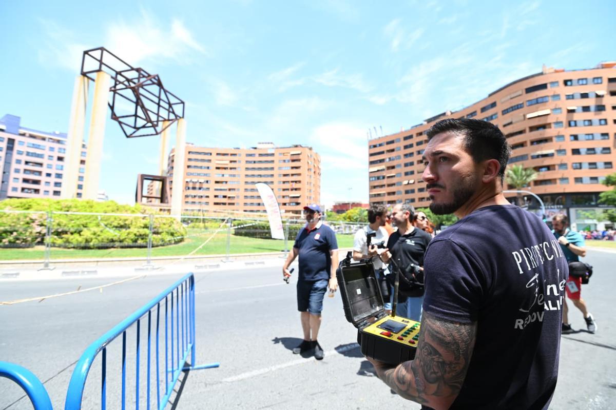 La última mascletà antes del inicio de las Hogueras, en imágenes