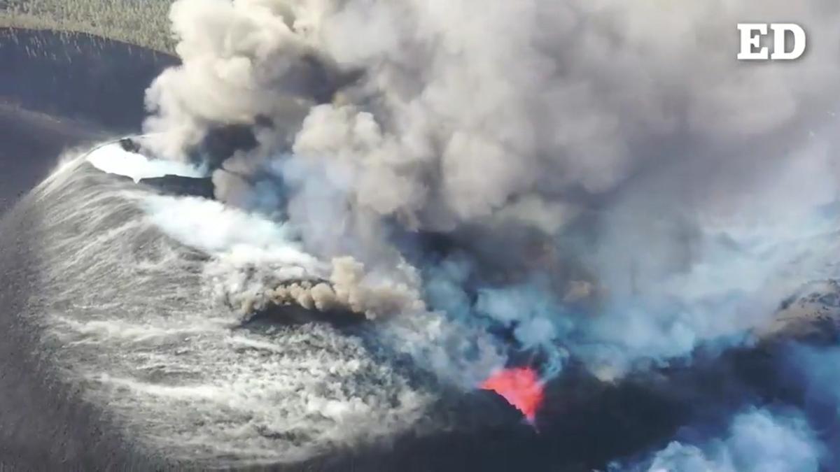 Un nuevo foco de emisión se abre en la fractura principal en el volcán de La Palma
