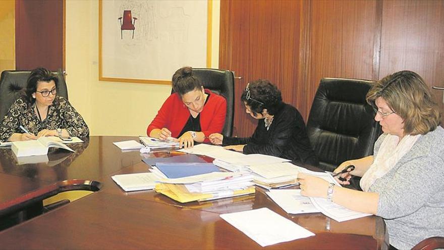 Las empresas candidatas fijan en 45 días el final de la obra del Mercado