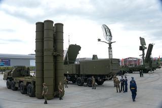 El sistema antiaéreo S-300 permite a Ucrania evitar la primacía aérea rusa, pero necesita repuestos