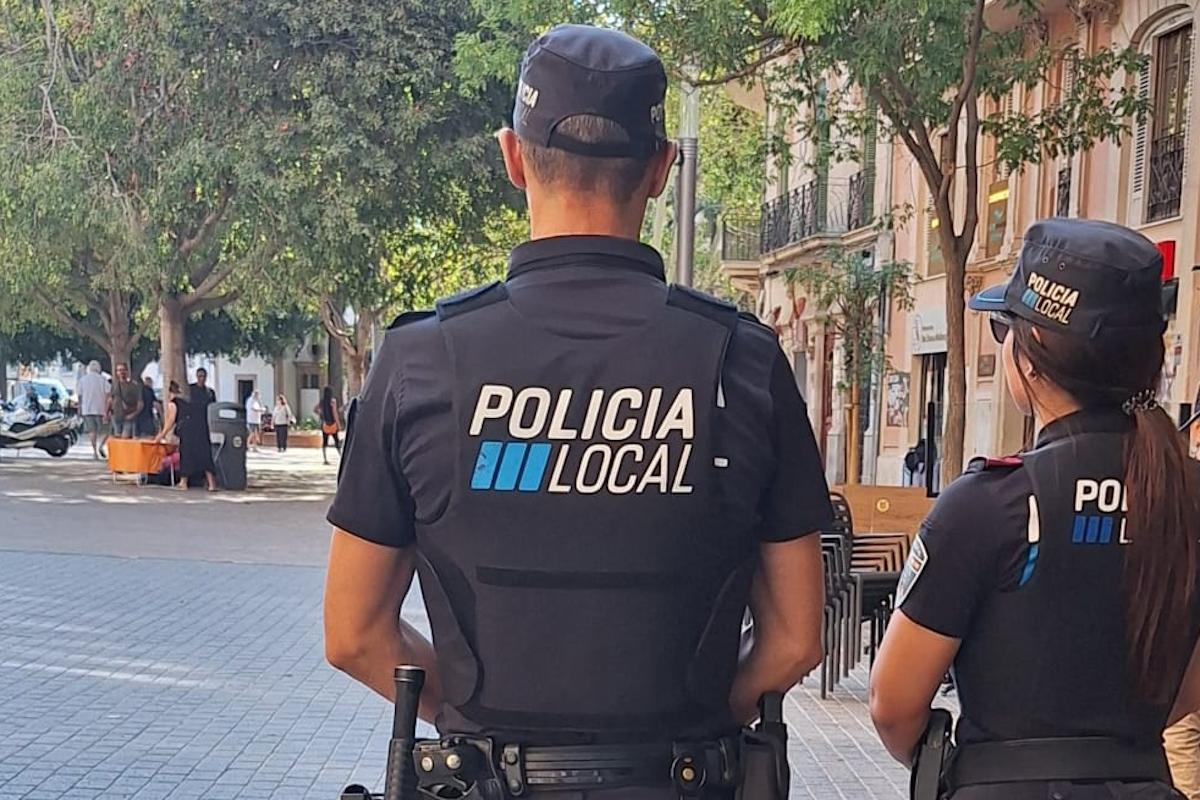 La Policía Local consiguió localizar a los dos supuestos autores del asalto