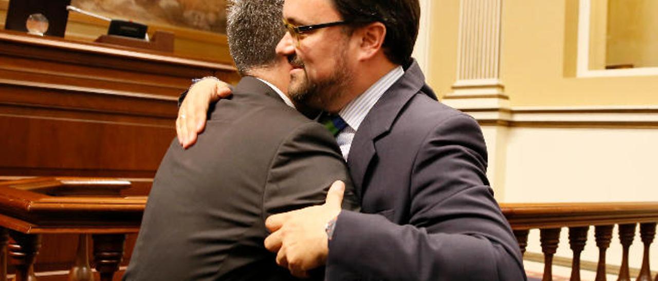 El PP garantiza la estabilidad del Gobierno tras la salida del PSOE