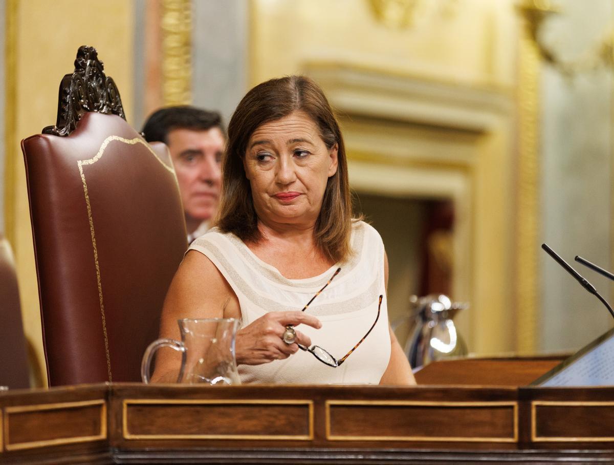 La presidenta del Congreso, Francina Armengol, en el Pleno.