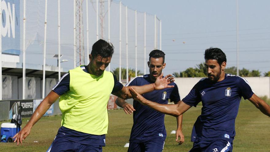 Álvaro Moreno, durante un entrenamiento del Recreativo de Huelva.