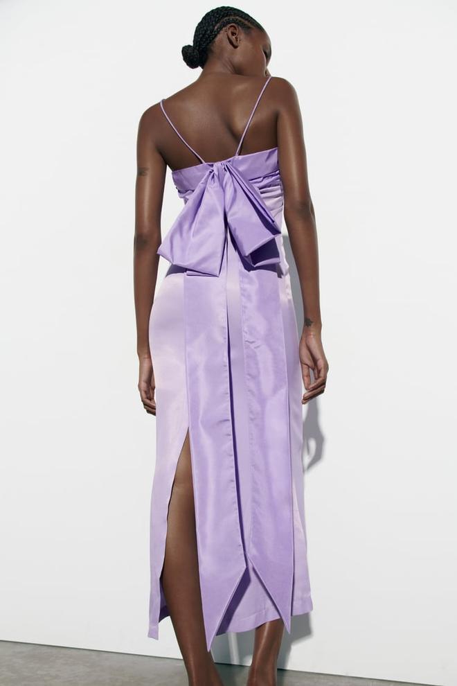 El vestido satinado color lila de Zara